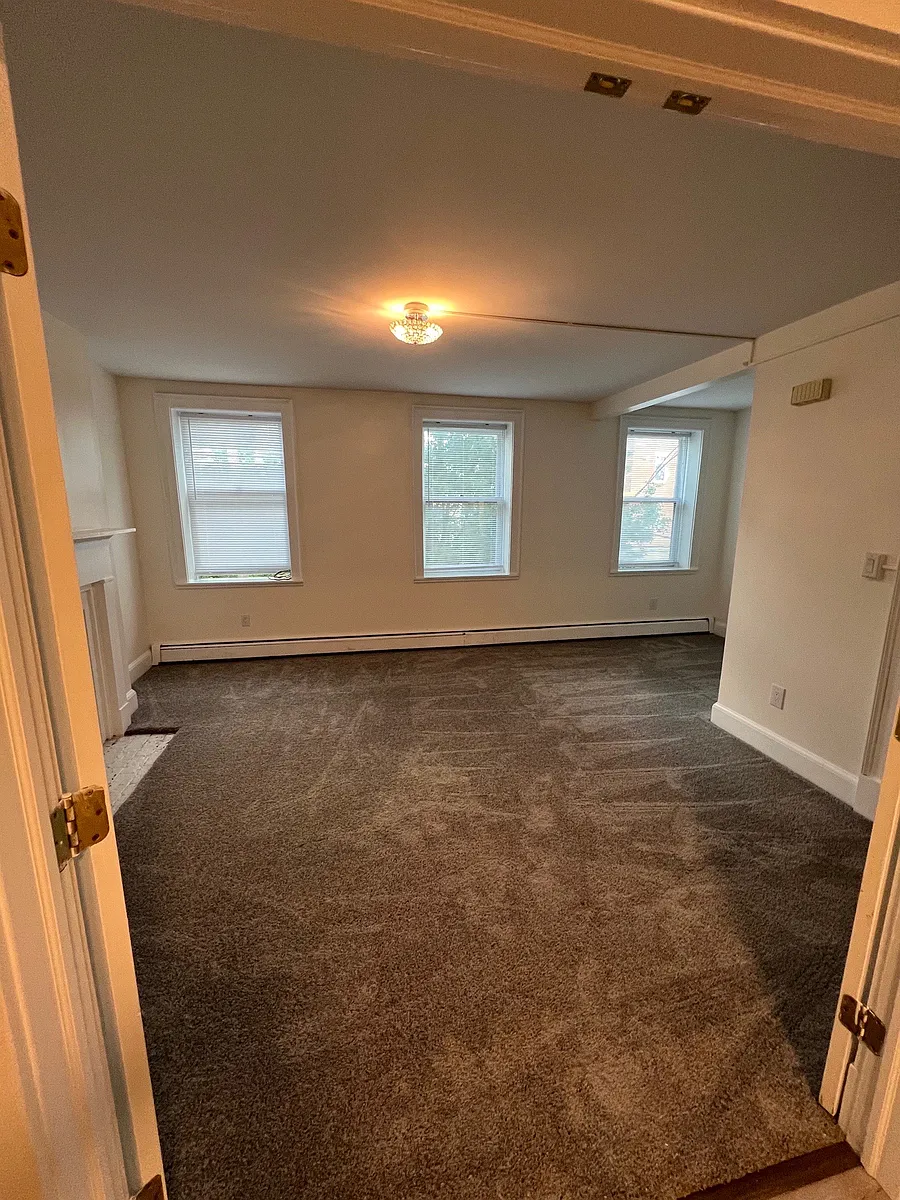 Building Photo - 200 N Pearl St #2