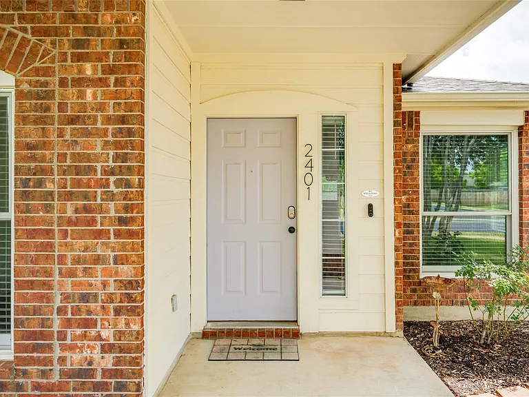 2401 Marshall Trl — Photo 3