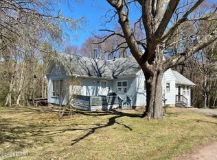 113 Greenhouse Rd, Paupack, PA 18451
