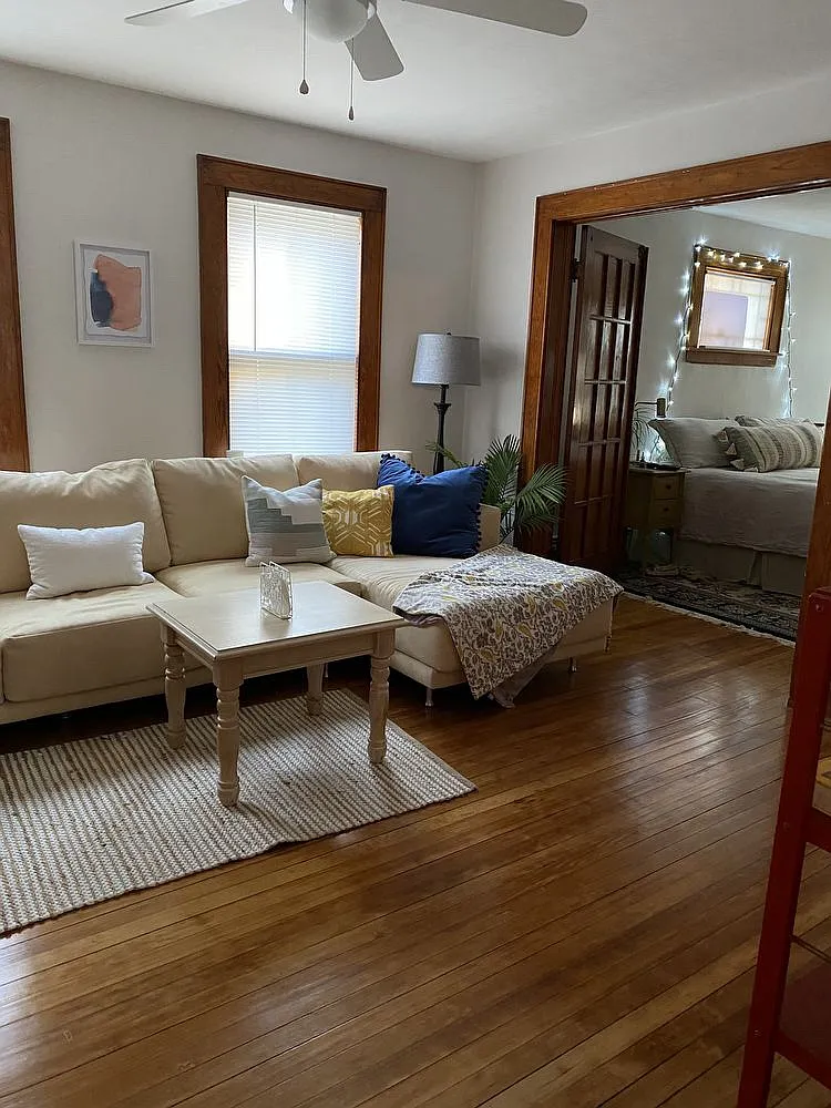 2 bed, 1050 sqft, $1,525 — Photo 4
