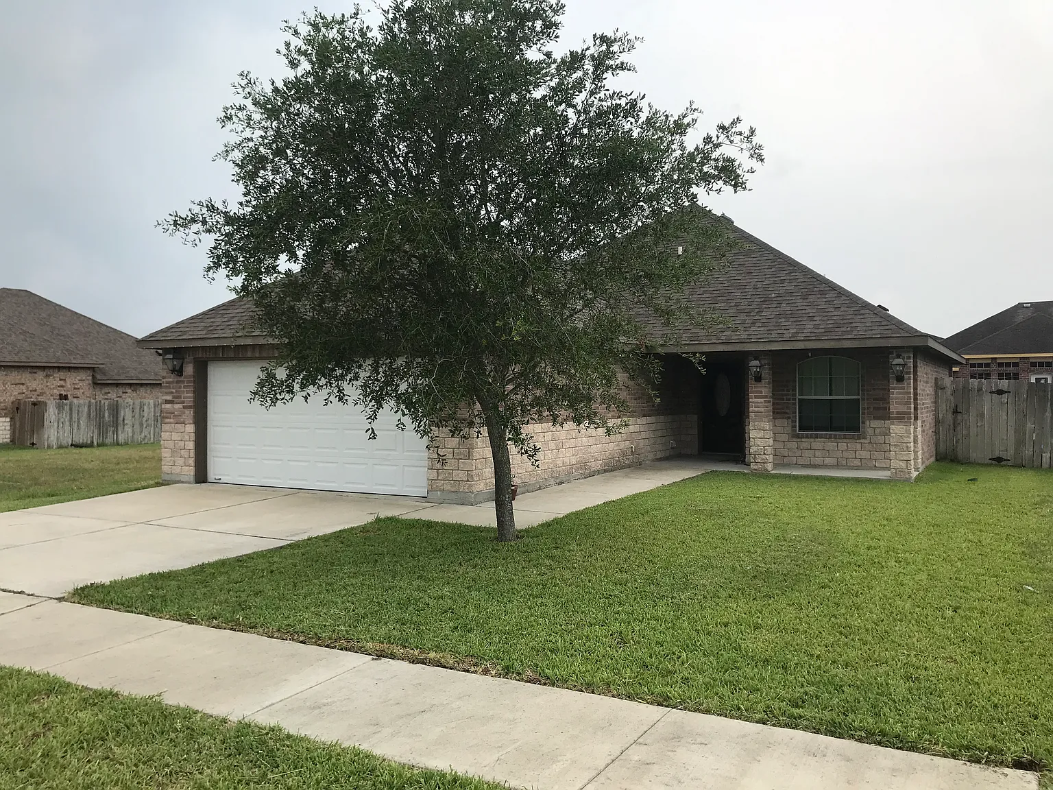 3 bed, 1360 sqft, $1,900 — Photo 1