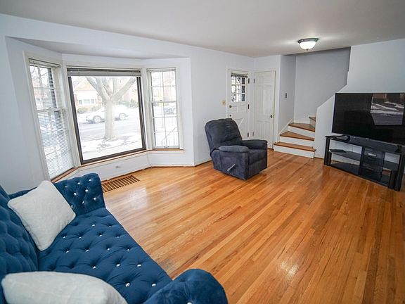2nd image of 5468 N Newland Ave