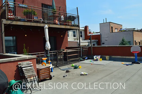 Rented by The Excelsior Collection LTD | media 9