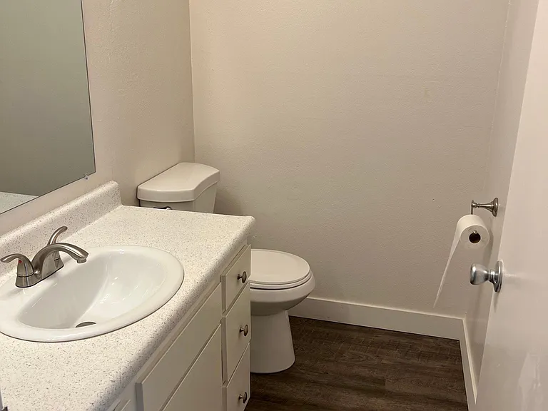 2920 Garfield Ave #T — Photo 8