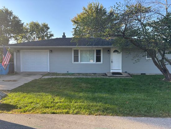 107 W 4th St, Wanatah, IN 46390