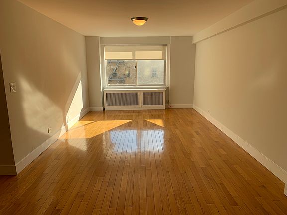 3rd image of 360 E 65th St APT 7A