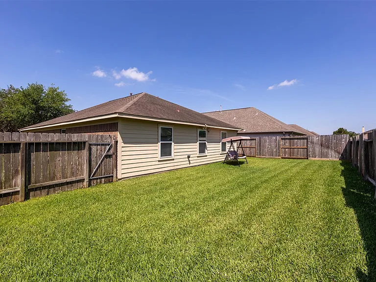 15118 Vincennes Oak St — Photo 16