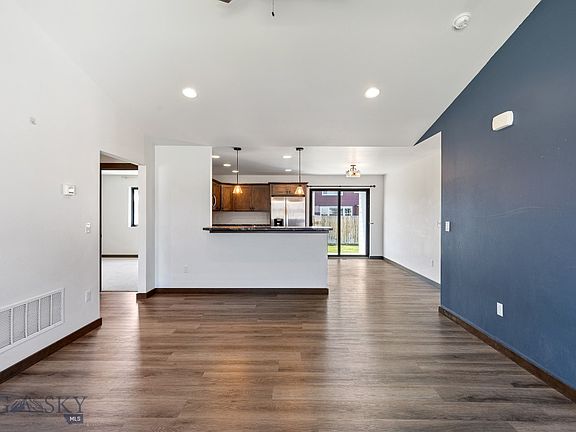 4th image of 1101 Westwood Cir