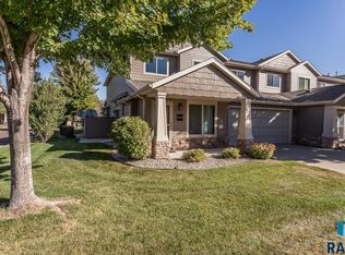2900 E Hearthstone Pl, Sioux Falls, SD 57108