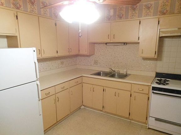 5th image of 150 S Oak Park Ave APT 205