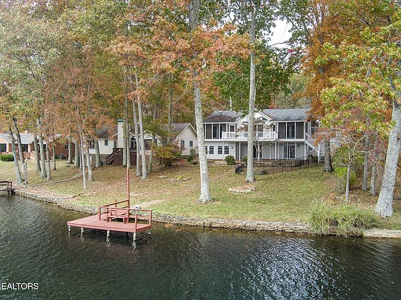 2nd image of 252 Lakewood Dr