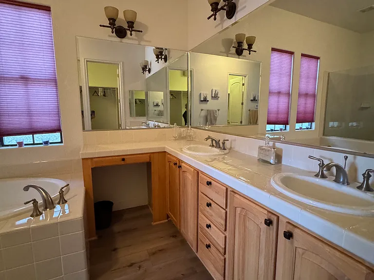 3111 Esmerelda Dr — Photo 25