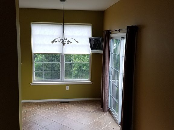 3rd image of 1087 Buckingham Dr #43