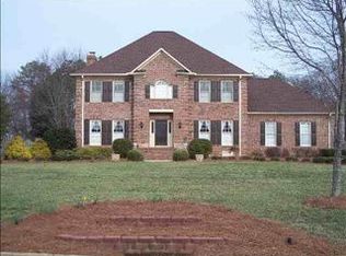 203 Woodbridge Way, Simpsonville, SC 29681