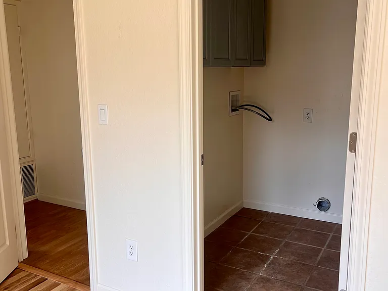 1829 Cherokee Dr #0 — Photo 8