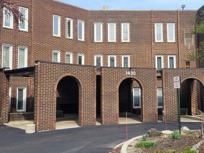 1430 Sandstone Dr APT 201, Wheeling, IL, 60090