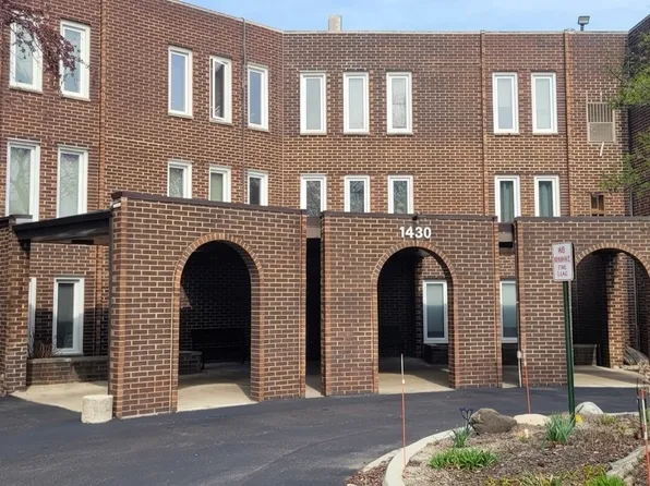 1430 Sandstone Dr APT 201, Wheeling, IL 60090