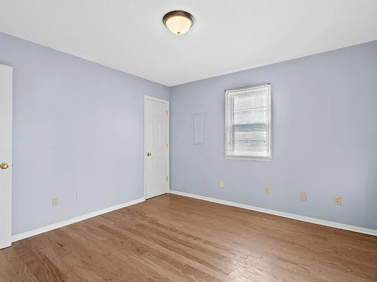 345 15th Ave S #2 — Photo 17