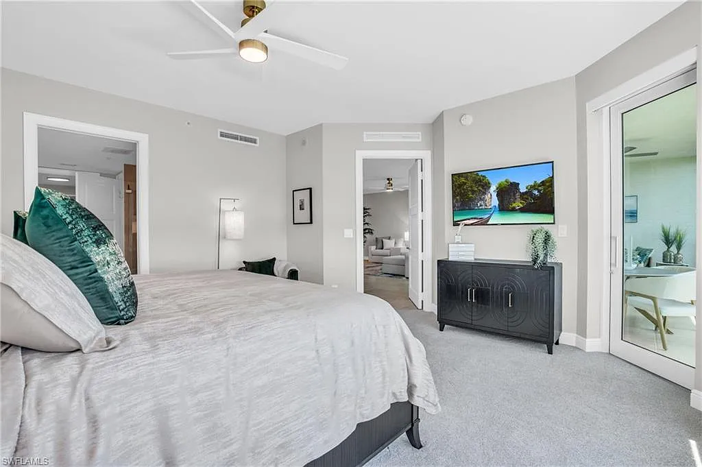 3 bed, 3.0 bath, 2798 sqft, $9,750 — Photo 4