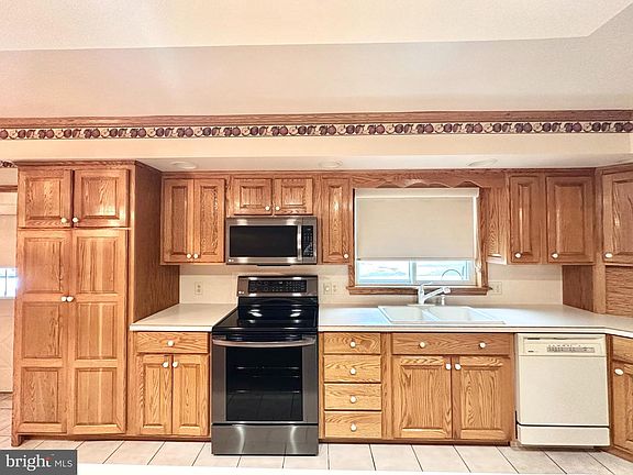 4th image of 422 Pyle Dr