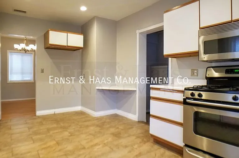 4224 Maury Ave — Photo 8