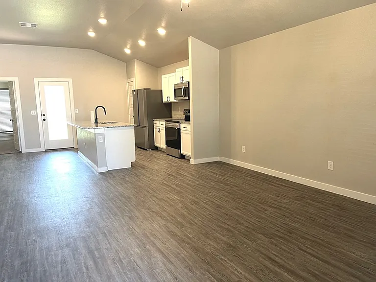 1200 Hogback Way — Photo 3