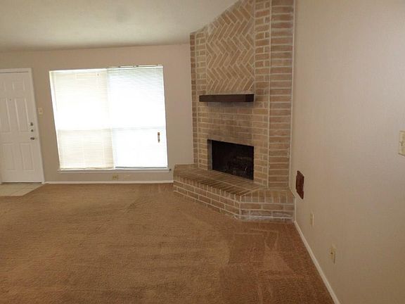 3rd image of 7310 Maple Walk Dr