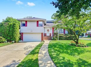 50 Homestead Ave, Garden City, NY 11530
