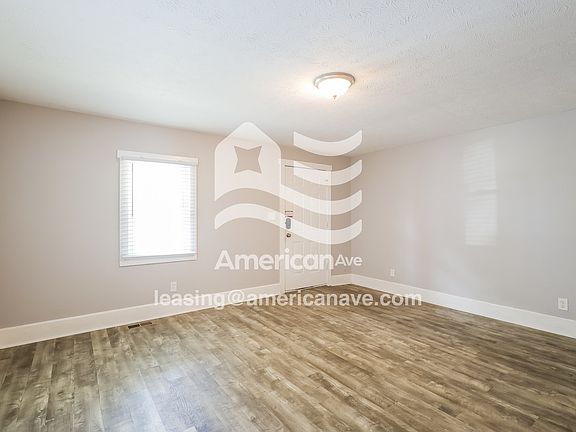 702445_003_living_room_13948664.jpg