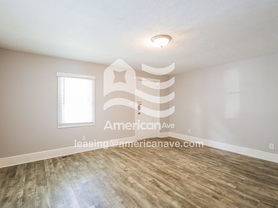702445_003_living_room_13948664.jpg