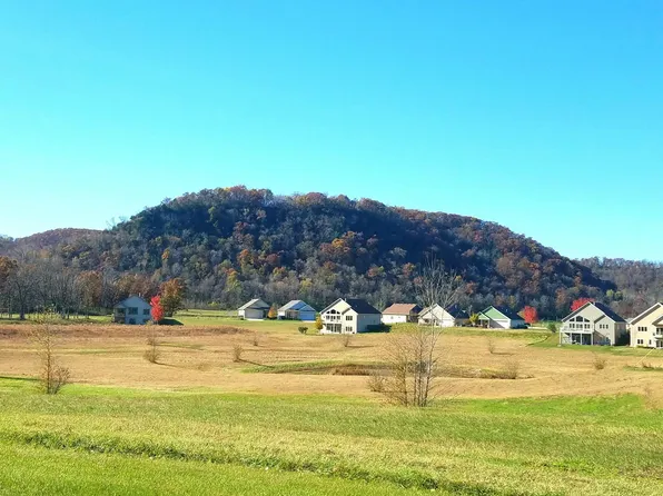 2556 Clubhouse Dr, Lake City, MN 55041