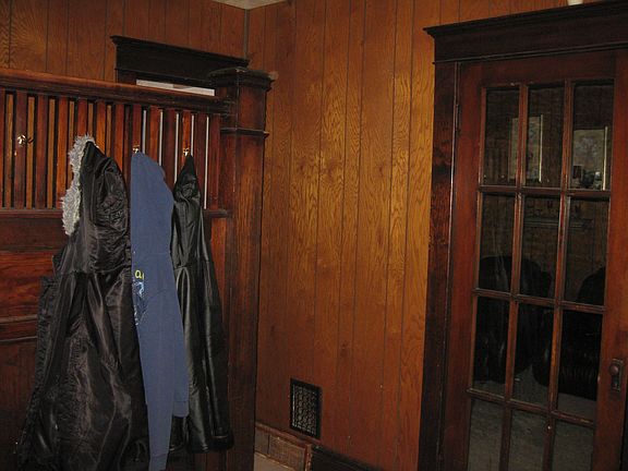 3rd image of 105 Hubbell Ave