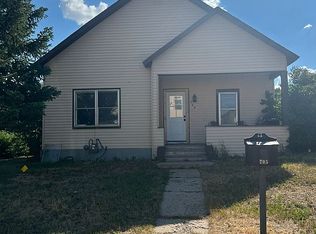 705 Cedar Ave, Kemmerer, WY 83101