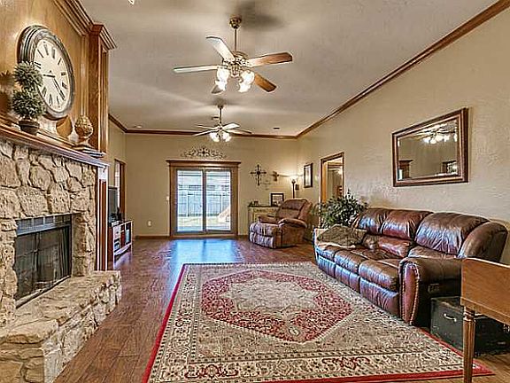 3rd image of 1126 McConnell Dr