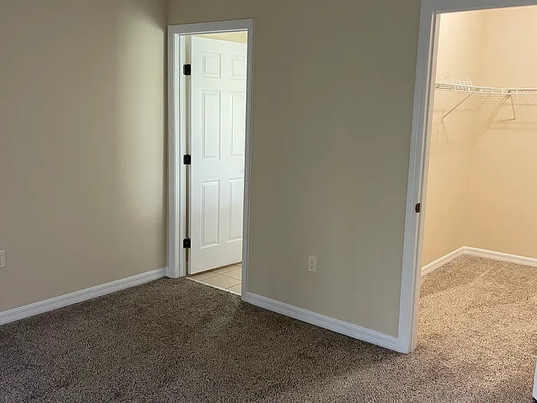 3169 Sun Lake Ct #B — Photo 11