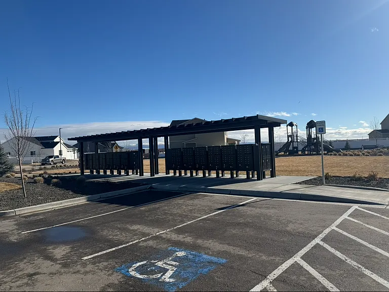 W Giantsbane Dr — Photo 16