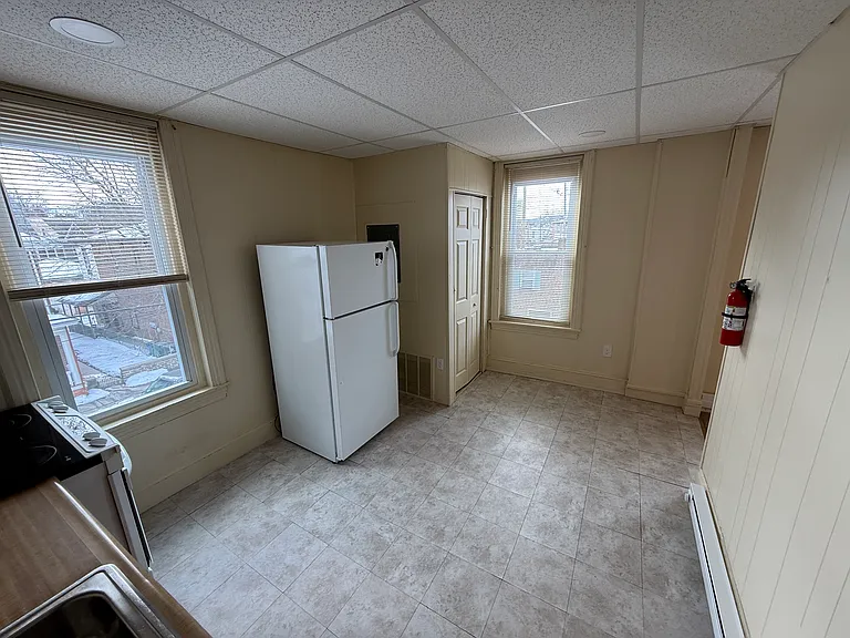 253 N York Street — Photo 9