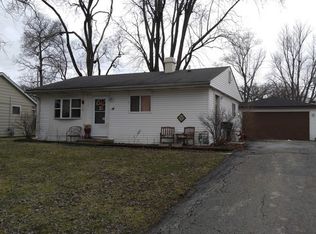 14 Aspen Ln, Carpentersville, IL