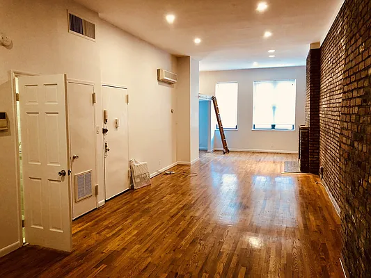 Rented by Caravaggio Loria, LREB | media 16