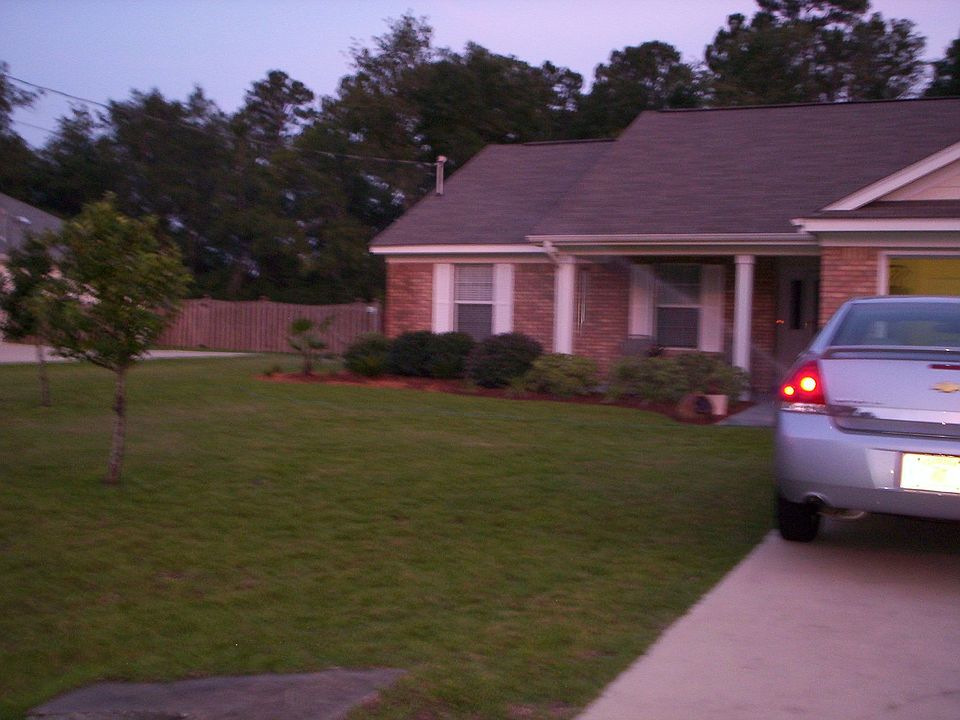 1st image of 27 Traynor Ct