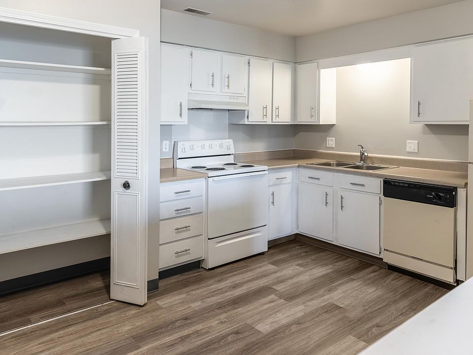 Sandstone Creek 1110 Jenne St Grand Ledge MI Zillow