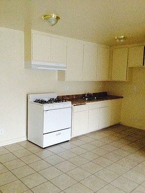 4th image of 1230 W 105th St APT 4
