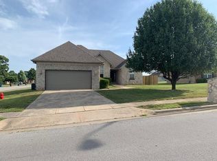 3851 W Cloverleaf Ter, Battlefield, MO 65619