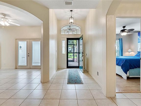 4th image of 22220 Oxford Heights Dr