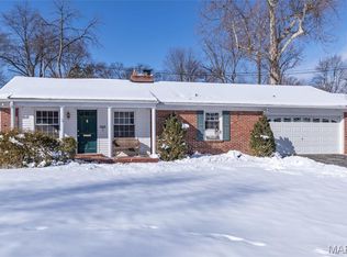 1031 Glenway Dr, Saint Louis, MO 63122