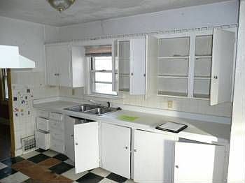 3rd image of 5535 Clark St