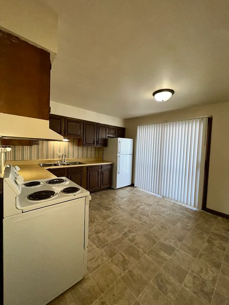 1 bed, $1,025 — Photo 4