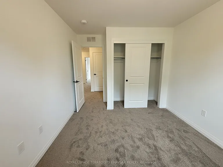 4552 Portage Rd #8 — Photo 32