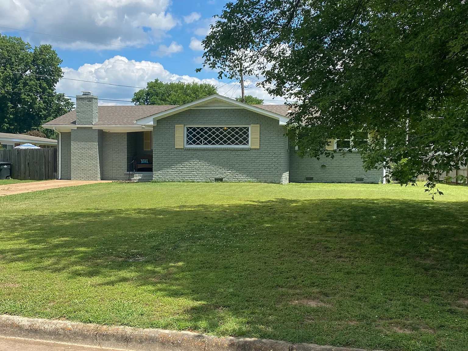 2005 Conway Dr — Photo 1