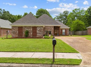 137 Creekside Dr, Canton, MS 39046